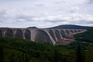 L'impressionionant barrage hydro-électrique de Manic Cinq.